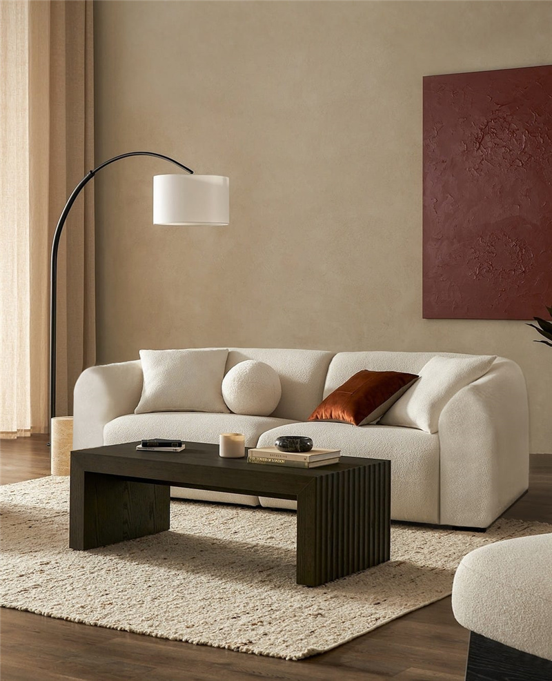 Affascinante soggiorno moderno, leggero, minimalista e versatile