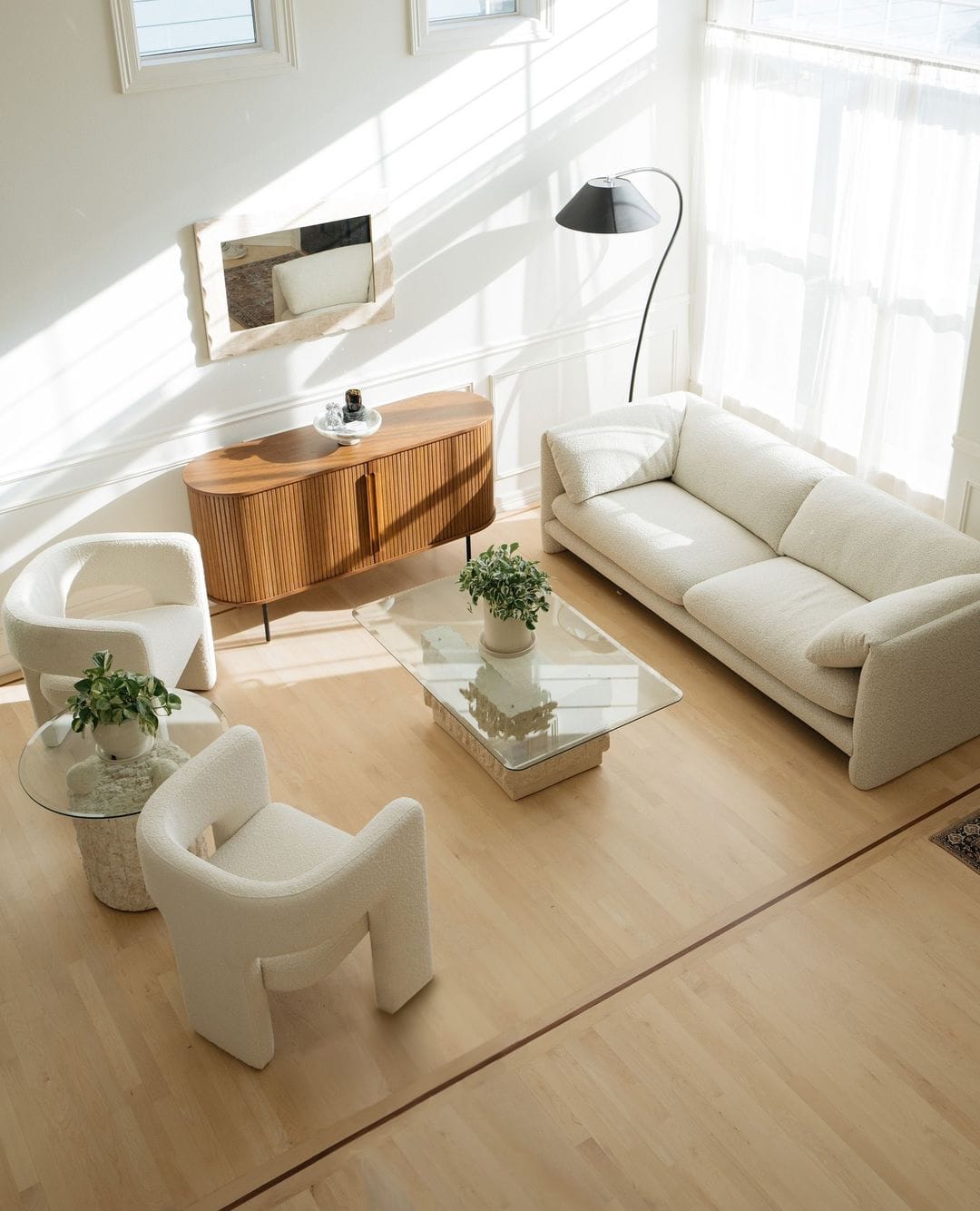 Natural Warm Minimalist And Versatile Living Room