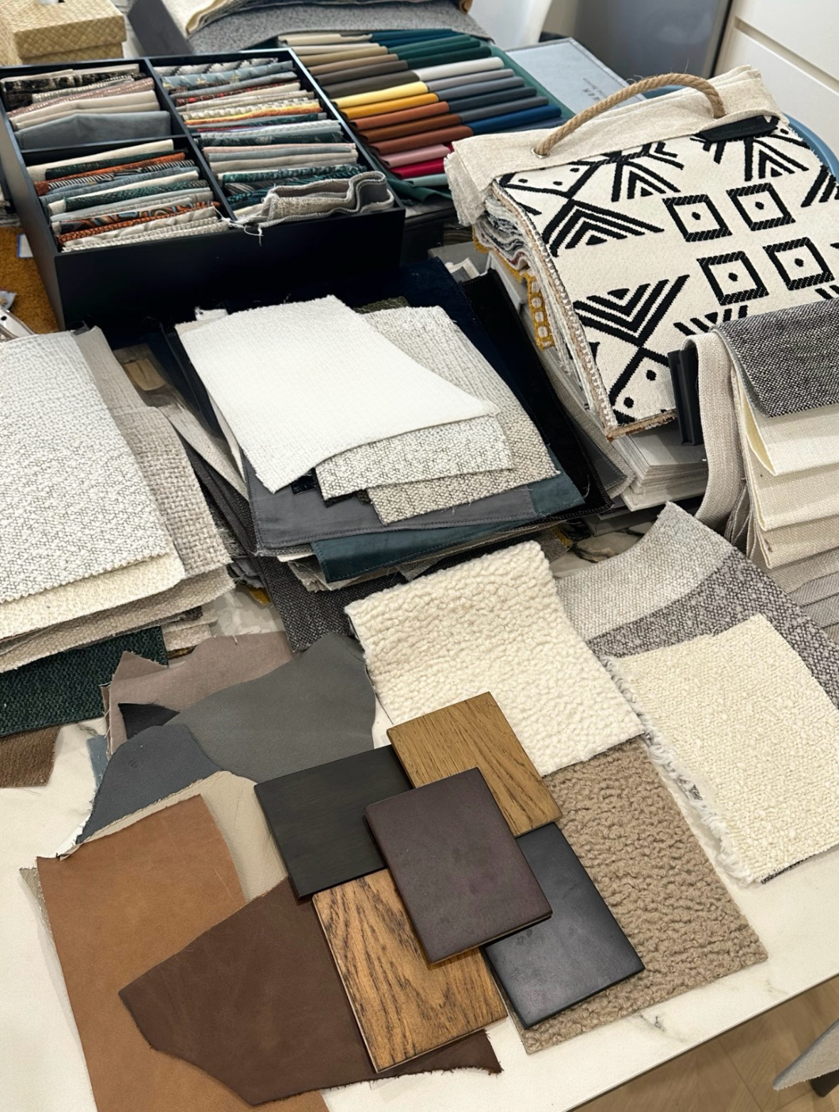 custom-designer-furniture-b2b-manufacturer-catalog