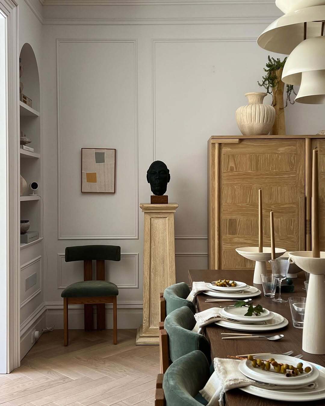 custom-velvet-upholstered-chair-hospitality-furniture