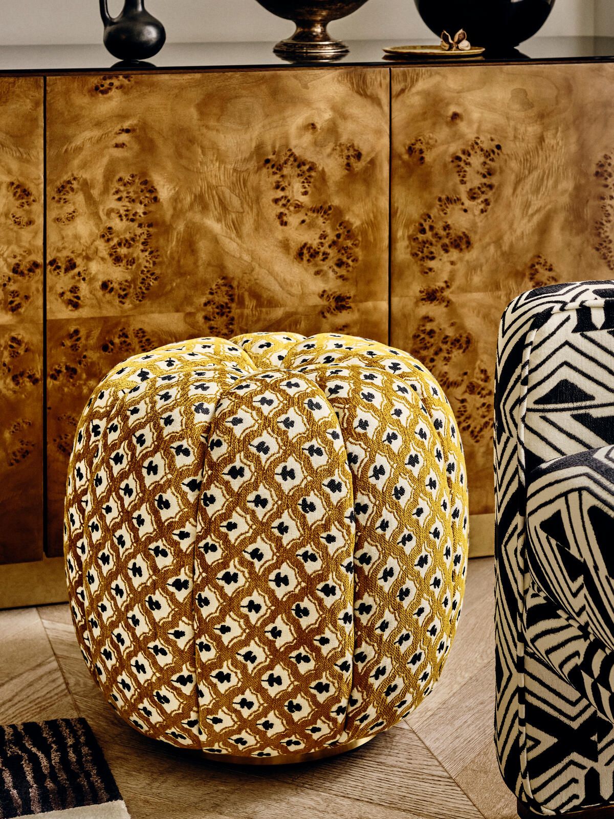 sofia-Round-Velvet-Footstool – Compact-Accent-Ottoman-Luxury-Boutiques